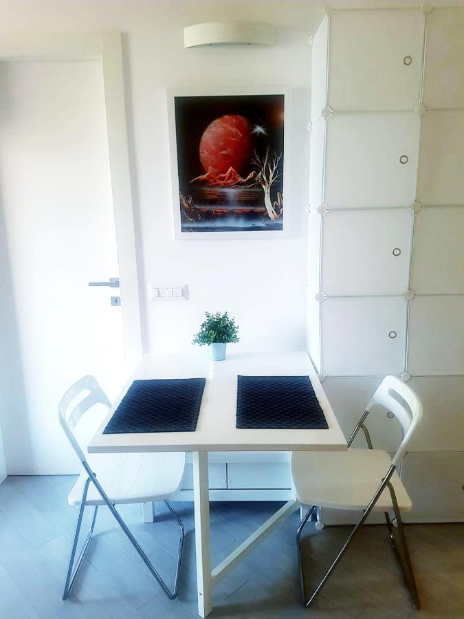 Open Space Aldobrandini Ostia Buitenkant foto